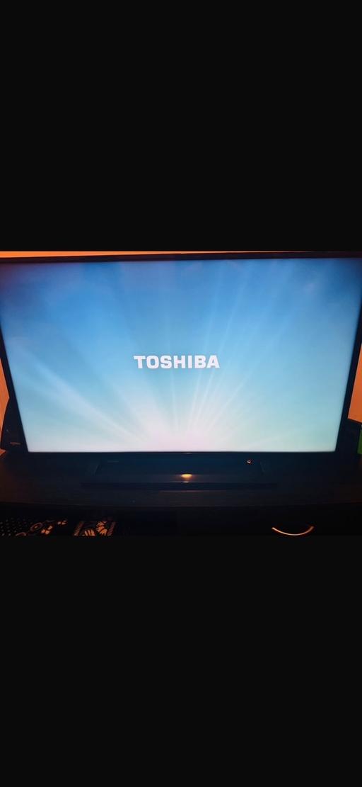  — Black Toshiba Smart TV 43”
