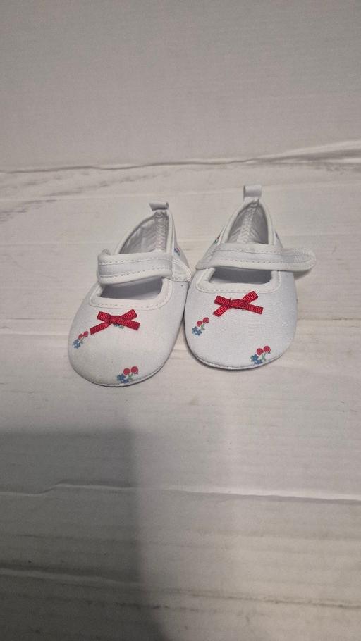  — baby shoes