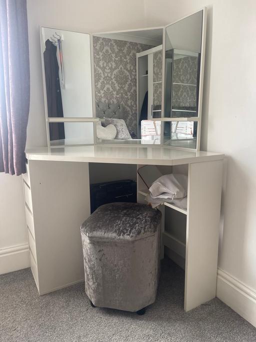  — Make up vanity and stool