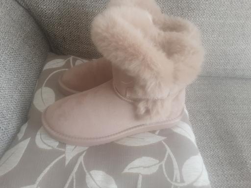  — ladies size (40) 6-6.5 boots