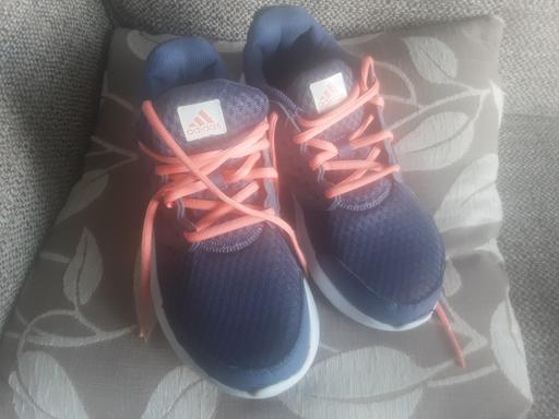  — Ladies size 5 Adidas trainers