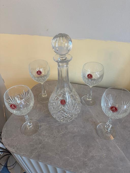  — Wine/Brandy Decanter & 4 Glasses