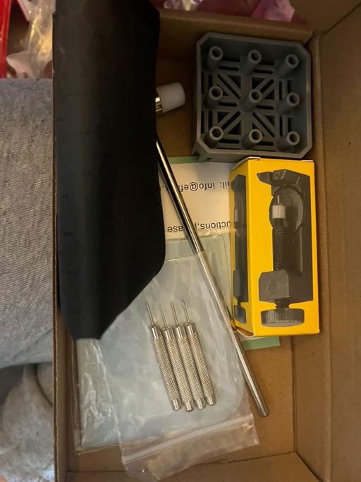  — New watch strap link remover kit