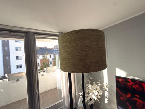  — Standing lamp