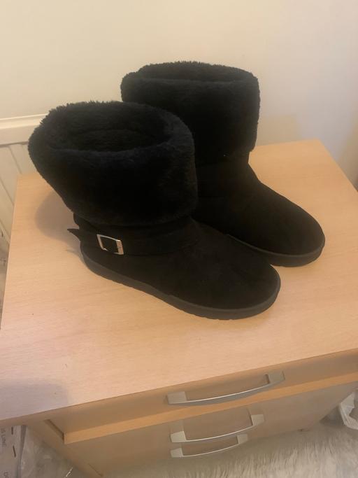  — Swade black ankle boots fur lined new