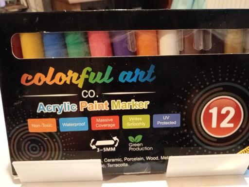  — brand new Acrylic paint marker set