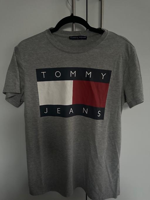  — Tommy Hilfiger Grey T-shirt