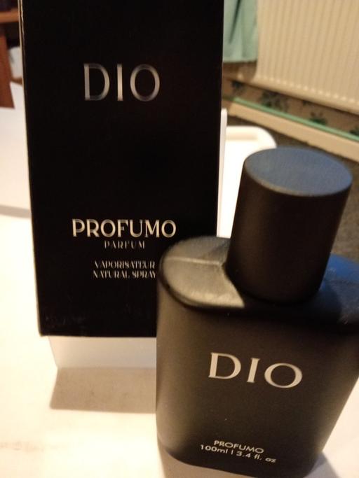  — brand new Mens PARFUM SET