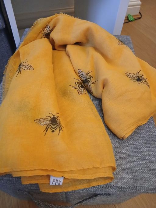  — Bee Scarf New