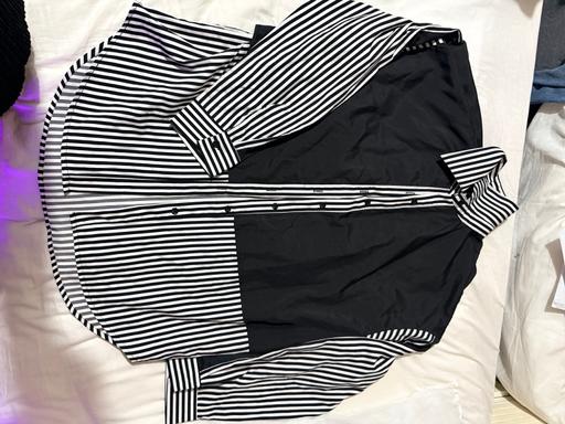  — SHEIN Black & White Longline Shirts x2 L&XL
