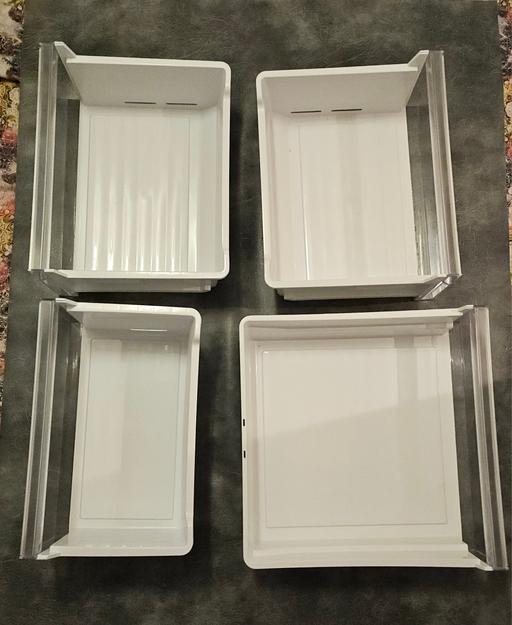  — Fridge freezer drawers