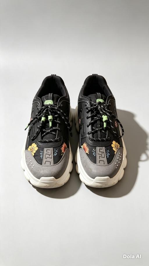  — Versace shoes - size 6