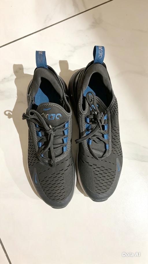  — Nike air 270 very good shoe size 6