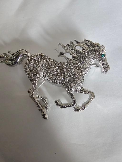  — brooch beautiful horse
