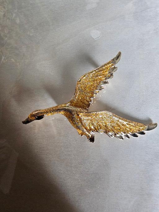  — brooch swan
