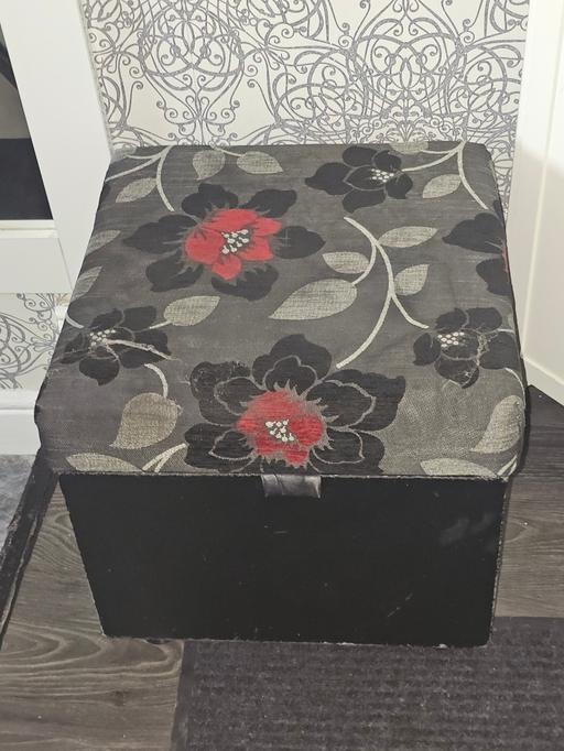  — storage seat canvasHandy storage ottoman, dou