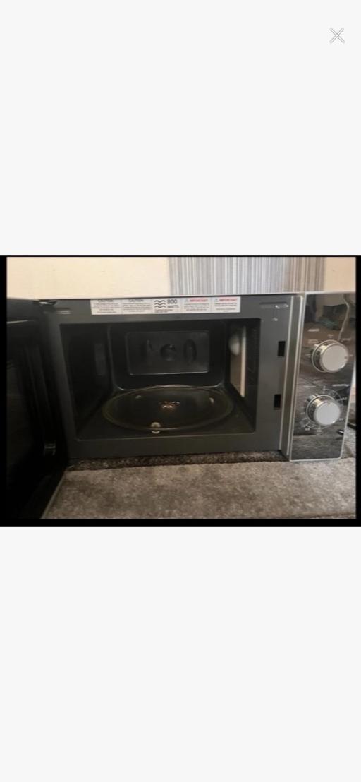  — Russell Hobbs microwave
