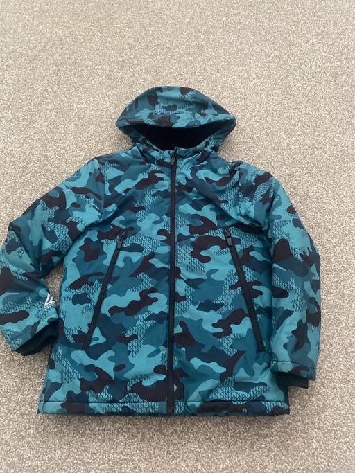  — Boys coat 8/9