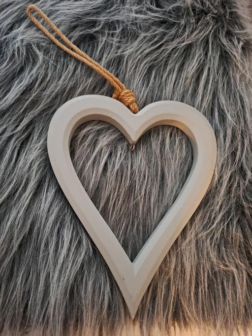  — wooden hanging heart