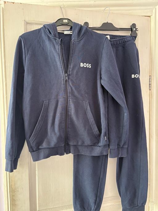  — Boss hooded jogging set