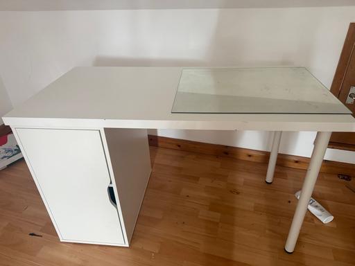  — Desk & mirror