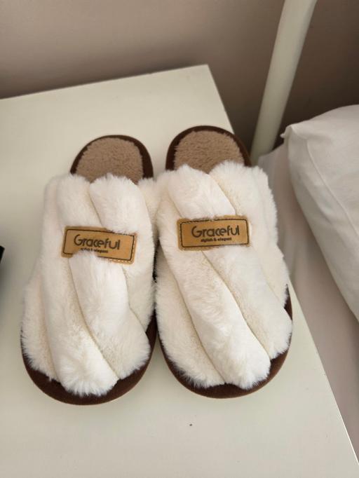  — brand new size 5