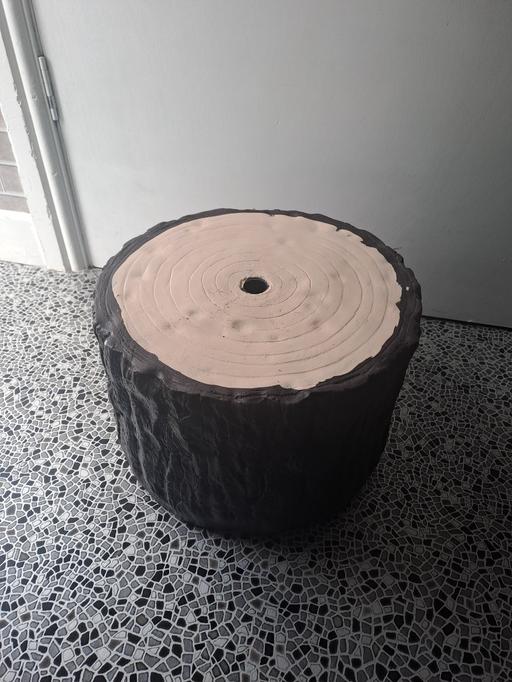  — pot log  base for plant or tree