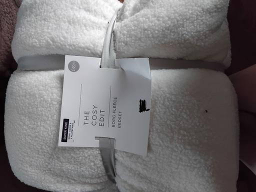  — M&S BORG FLEECE BED SET SUPER KING