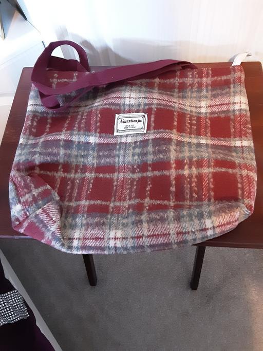  — Ladies Large Textile Bag