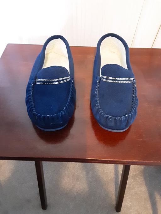  — Ladies Slippers