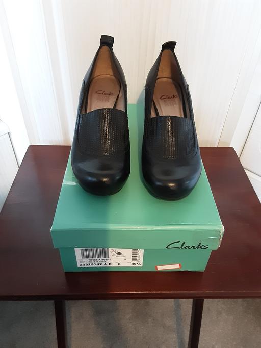  — Ladies Clarks Leather Shoess
