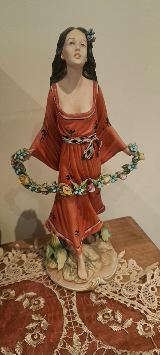  — Mariani Capodimonte figurine