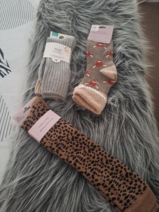  — mixed new socks