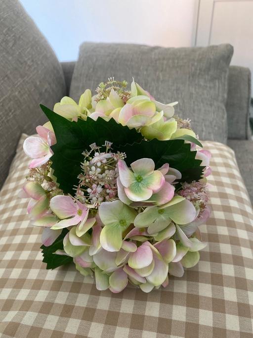  — Artificial hydrangea