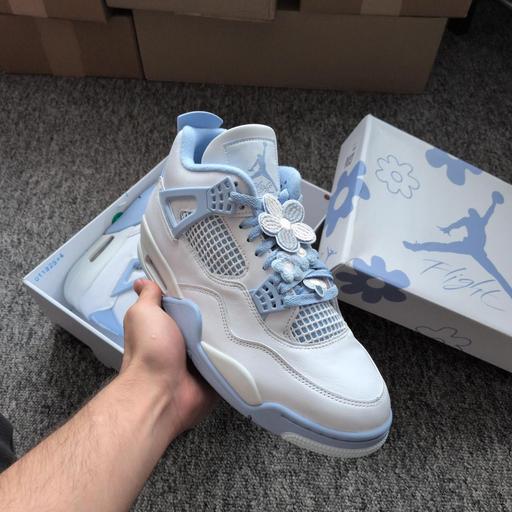  — Retro Air Jordan 4 WMNS Forget me not UK 9.5