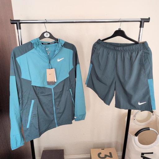  — Nike Packable Jacket (S)  & Shorts (M) Set