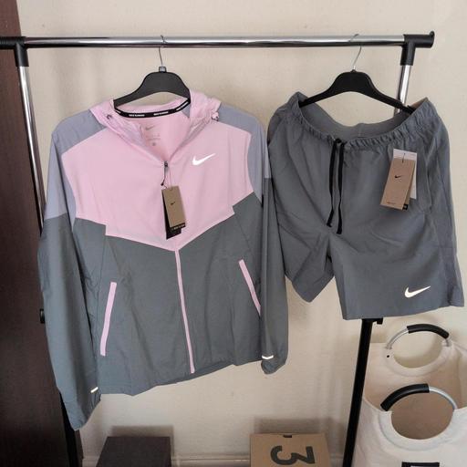  — Nike Packable Jacket & Short Set UK Small