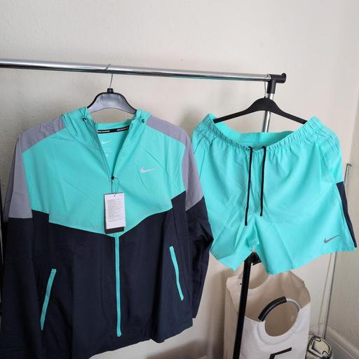  — Nike UV Packable Windrunner Jacket & Shorts L