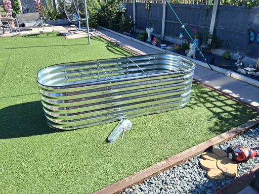  — stainless steel garden bed
