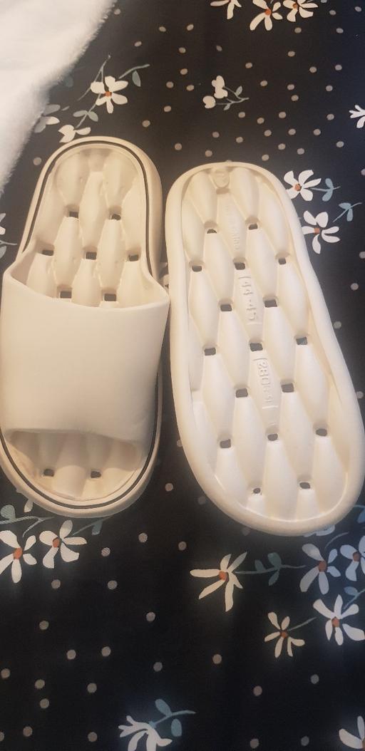 — ladies shoes new size 8