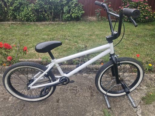  — KIDS WHITE BMX BIKE BICYCLE