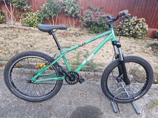  — BOYS JUNGLIST BIKE BICYCLE
