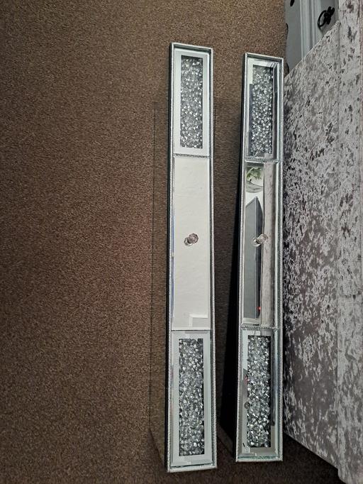  — 2x bling shelves with draw