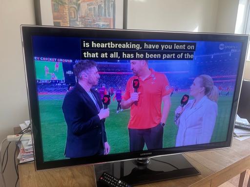  — Samsung 40” Freeview HD LED TV on stand