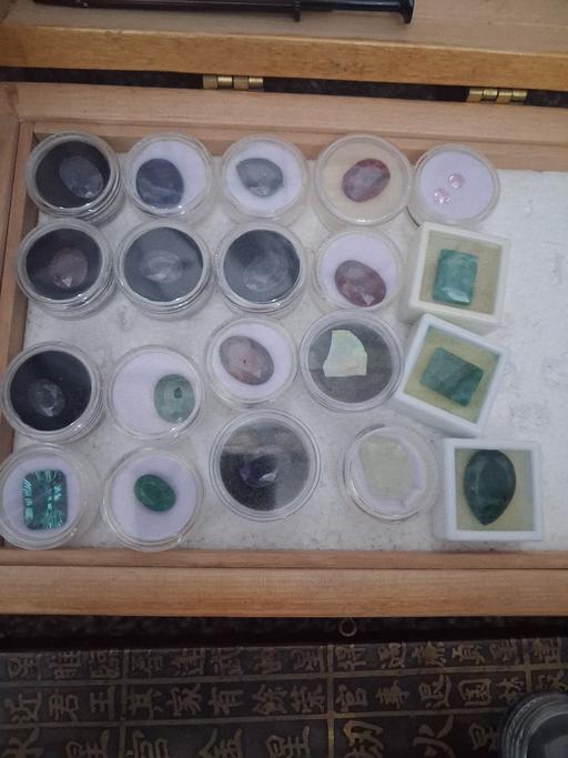  — job lot of gemstone