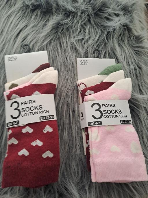  — 2x bundles socks