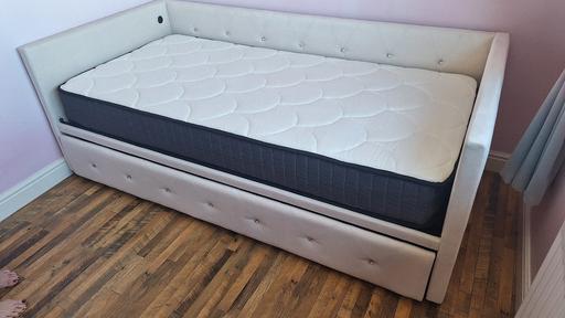  — Brand new day bed with trundle