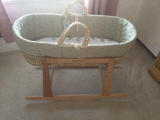  — Mamas & papa’s Moses basket/stand