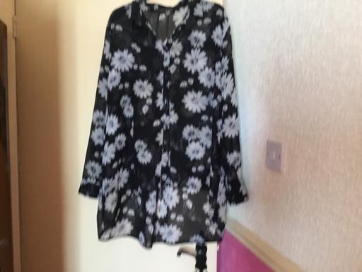  — Ladies Size 16 Top