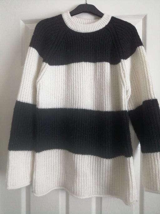  — Bershka small ladies jumper